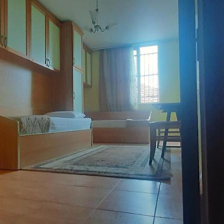 Enki'S Guesthouse ティラナ エクステリア 写真