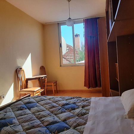 Enki'S Guesthouse ティラナ エクステリア 写真