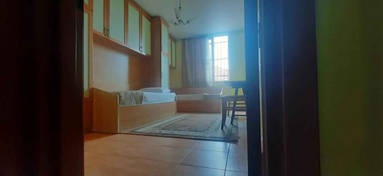 Enki'S Guesthouse ティラナ エクステリア 写真