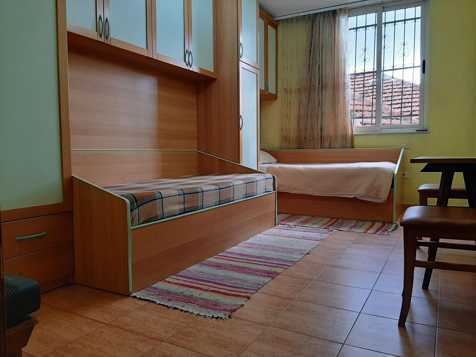 Enki'S Guesthouse ティラナ エクステリア 写真