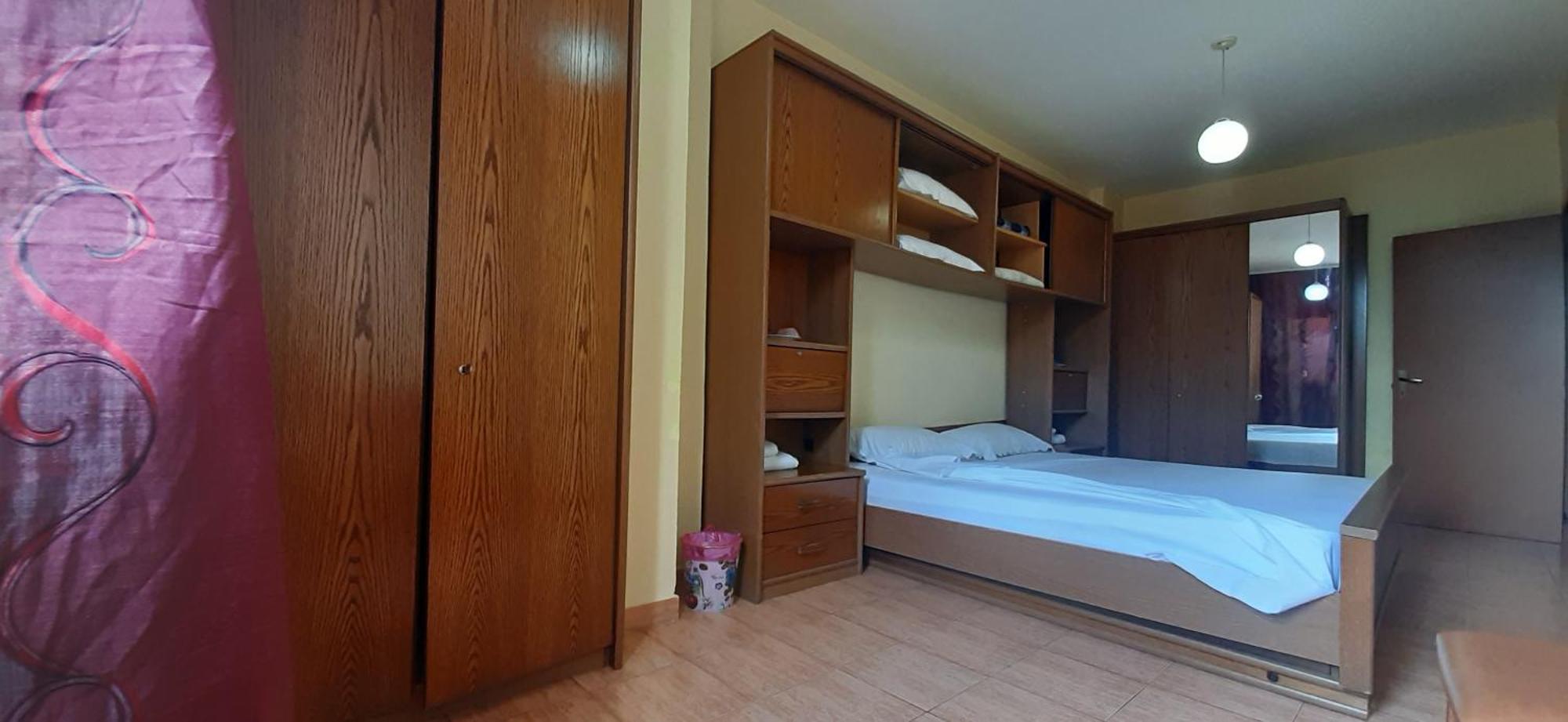 Enki'S Guesthouse ティラナ エクステリア 写真